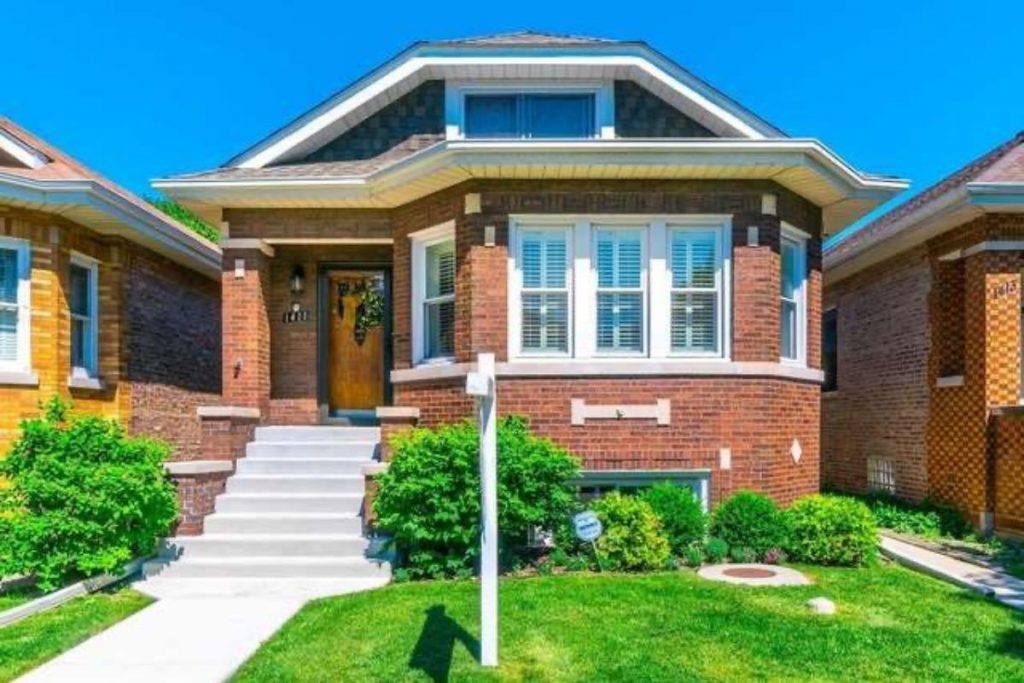 Brick bungalow home in Berwyn, Illinois