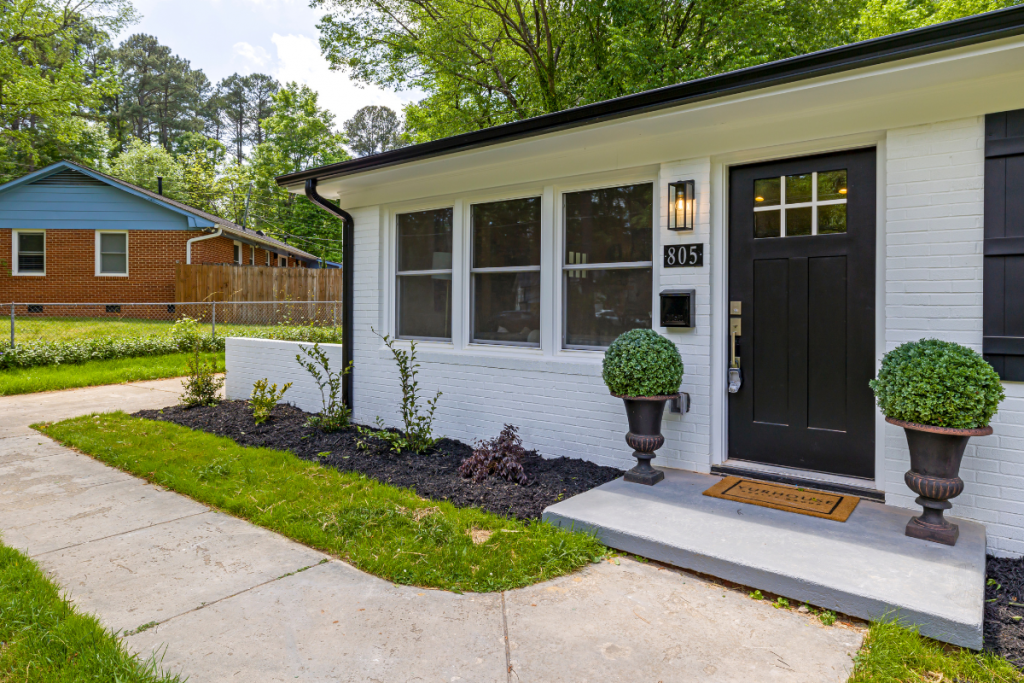 Front door curb appeal on a Berwyn, IL home