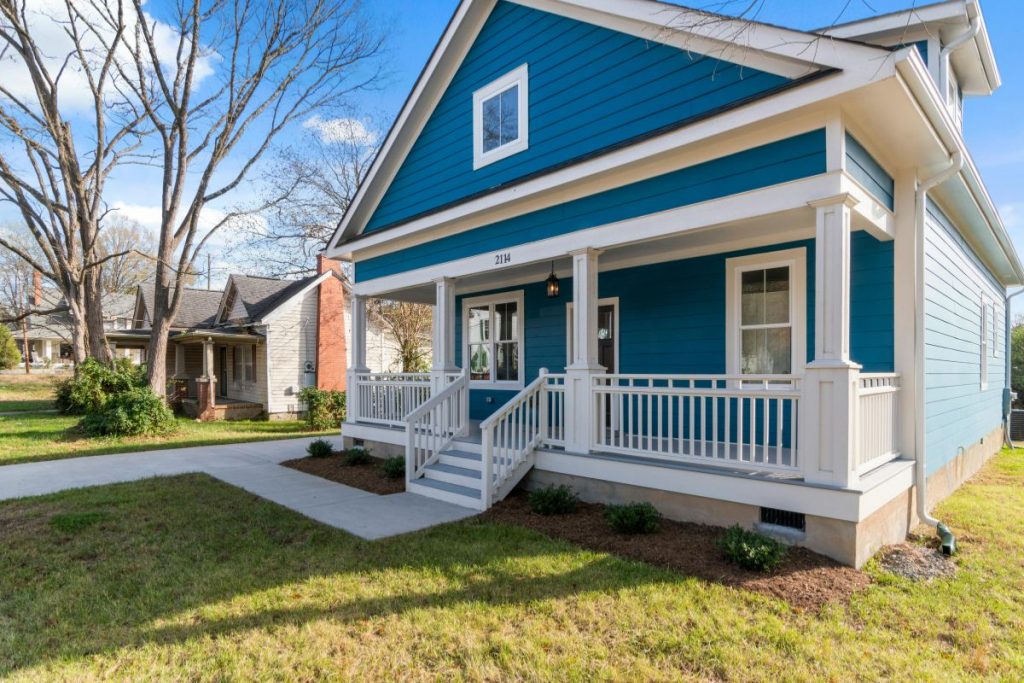 Well-maintained home exterior in Berwyn, IL with simple seasonal upkeep