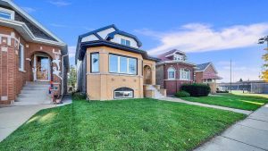 Berwyn IL home exterior during selling season