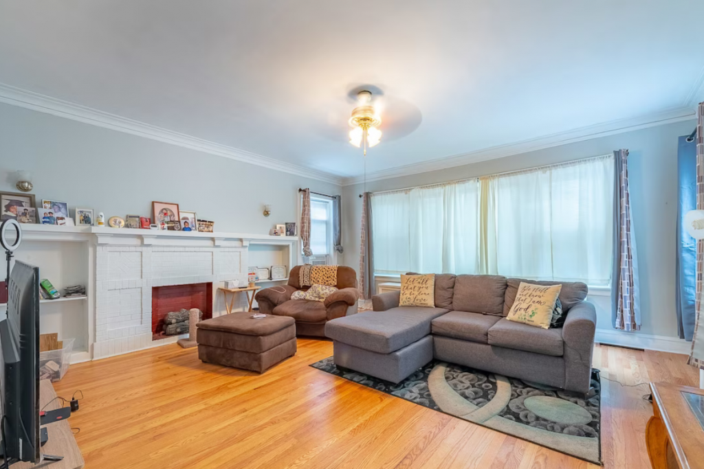 Clean living room in a Cicero, IL home