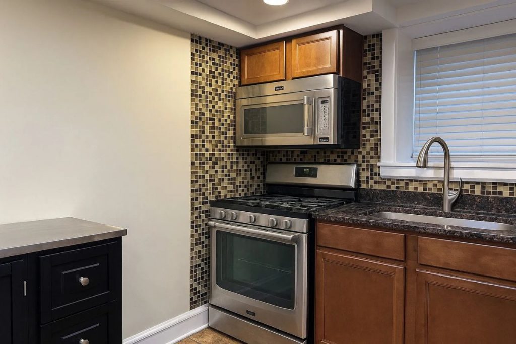 Riverside IL condo kitchen at 207 W Quincy St