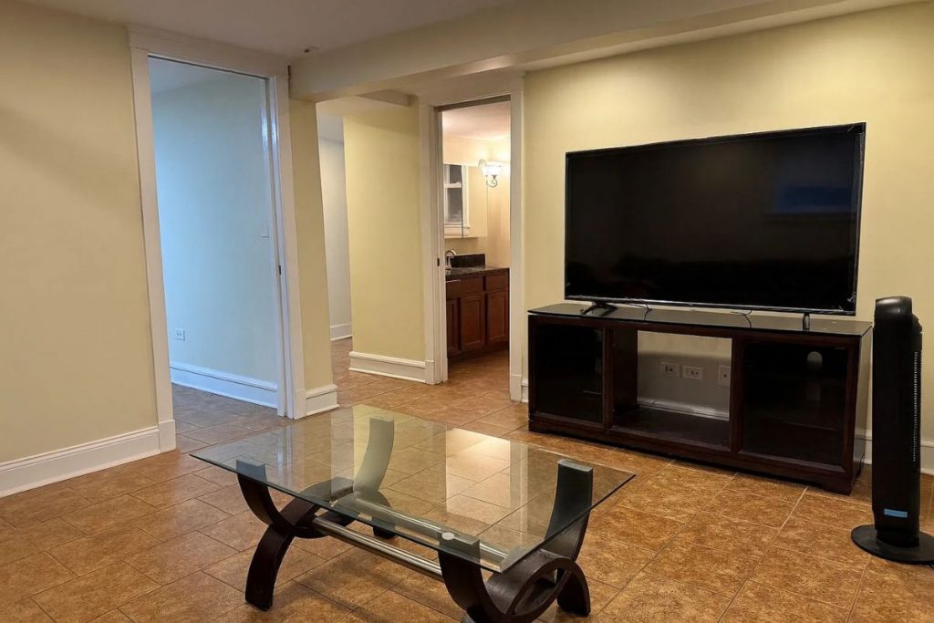 Riverside IL condo living area at 207 W Quincy St