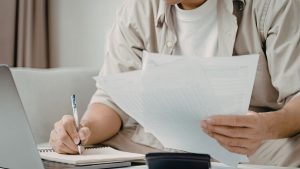 pricing start berwyn cicero homeowner reviewing pricing