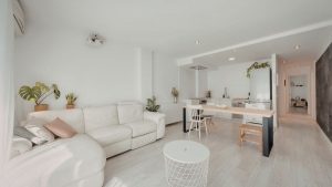 clean home berwyn cicero buyers living room