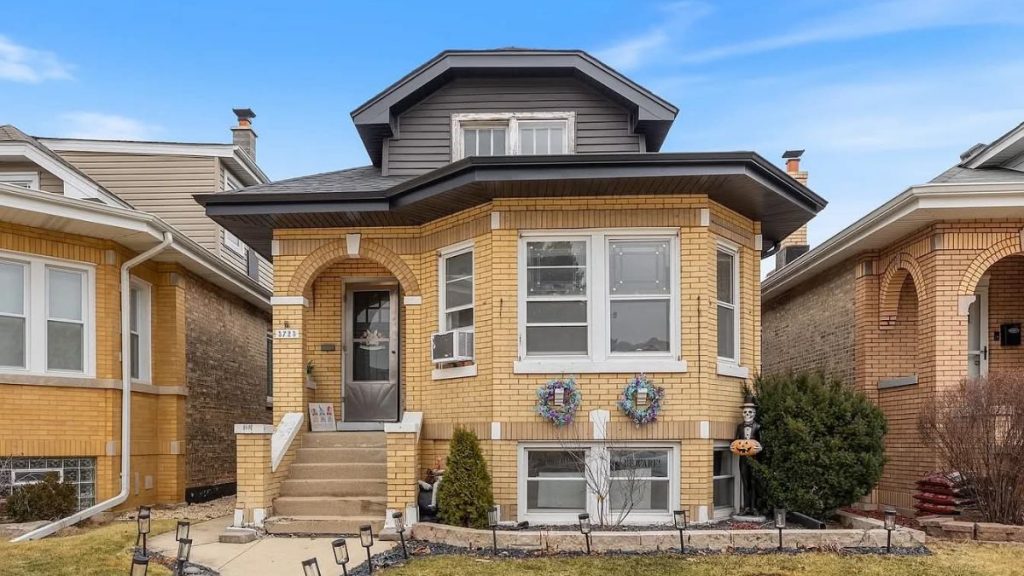 mortgage delays berwyn cicero house exterior before closing