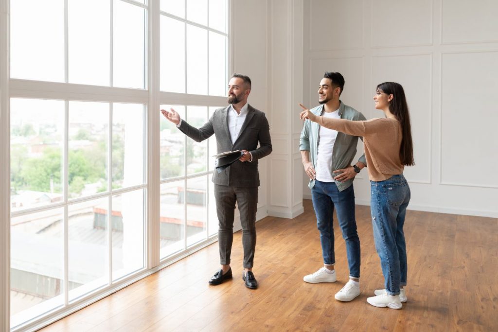 buyers touring home in Cicero